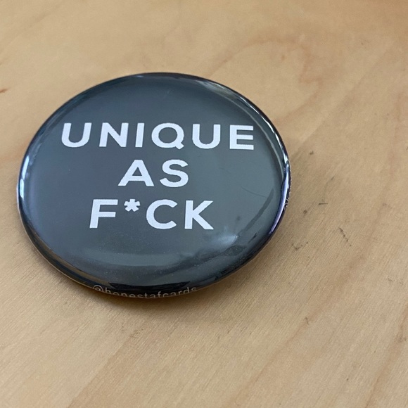 URBAN OUTFITTERS UNIQUE AS F**k Unique AF button pin big collection black brooch - Picture 3 of 7